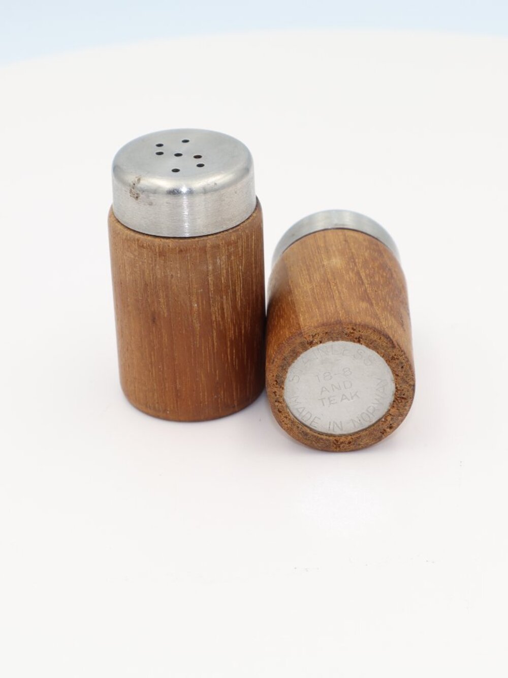 Norwegian Salt & Pepper Shakers Set Teak & 18-8 Stainless 1.25x2.5” Vintage - Picture 5 of 8